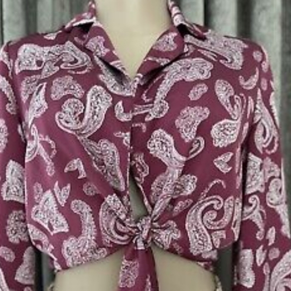 💙Honey punch burgundy Paisley print wrap Tie crop top - Picture 8 of 11